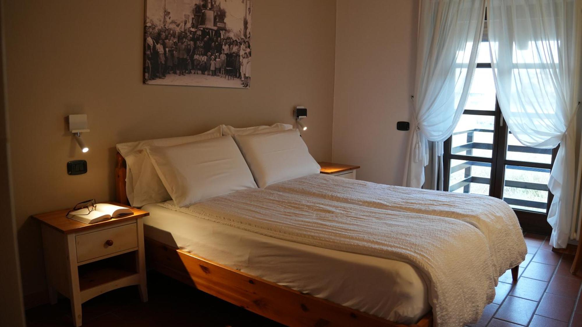 Residence La Colombera Riva del Garda Rum bild