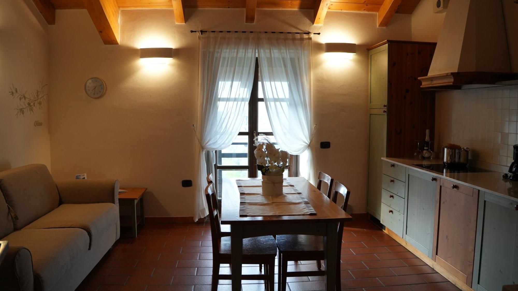 Residence La Colombera Riva del Garda Rum bild